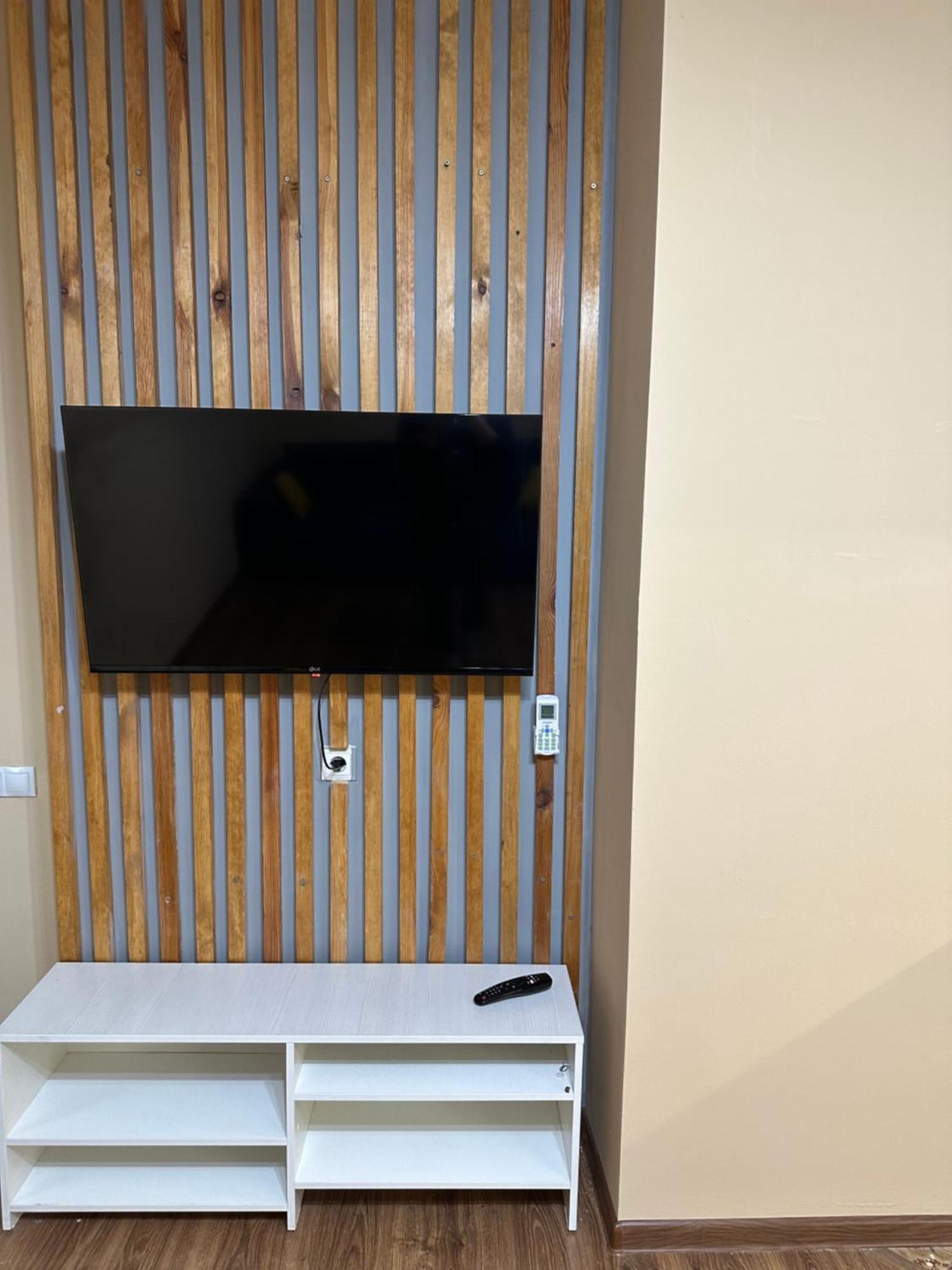 комфортабельная 2-х комнатная в 100м от метро алатау Apartment Almaty