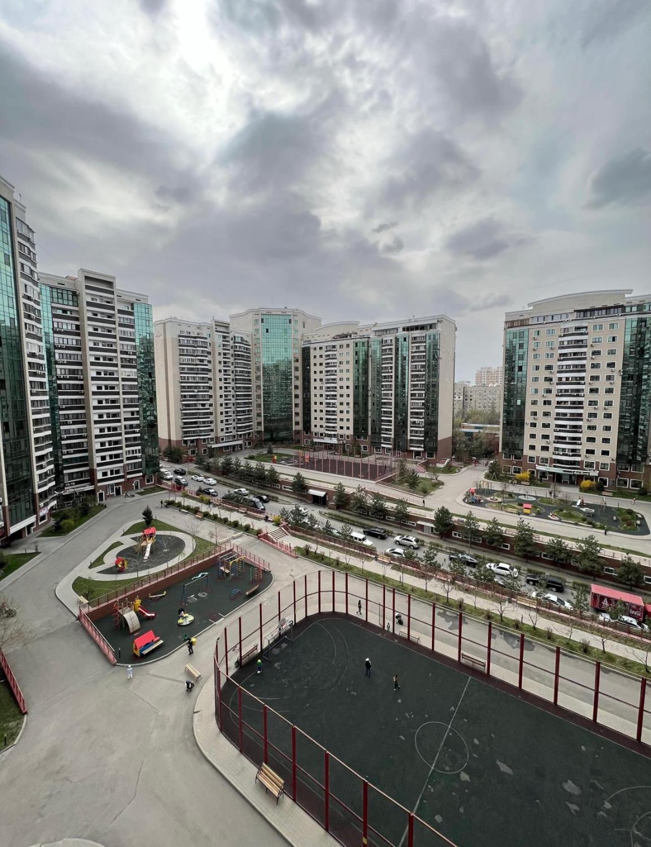 комфортабельная 2-х комнатная в 100м от метро алатау Apartment