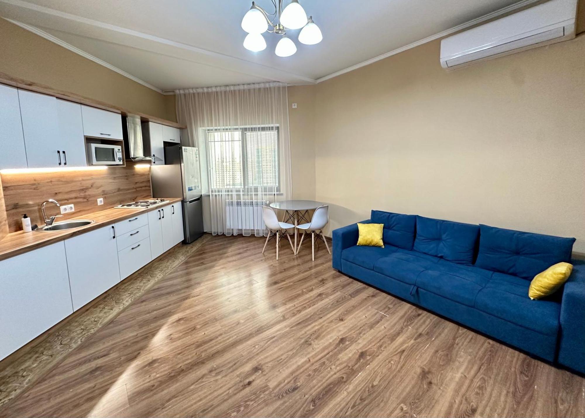 комфортабельная 2-х комнатная в 100м от метро алатау Apartment